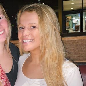 Meet your Posher, Louise